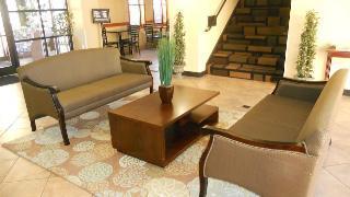 La Casa & Suites-middleboro